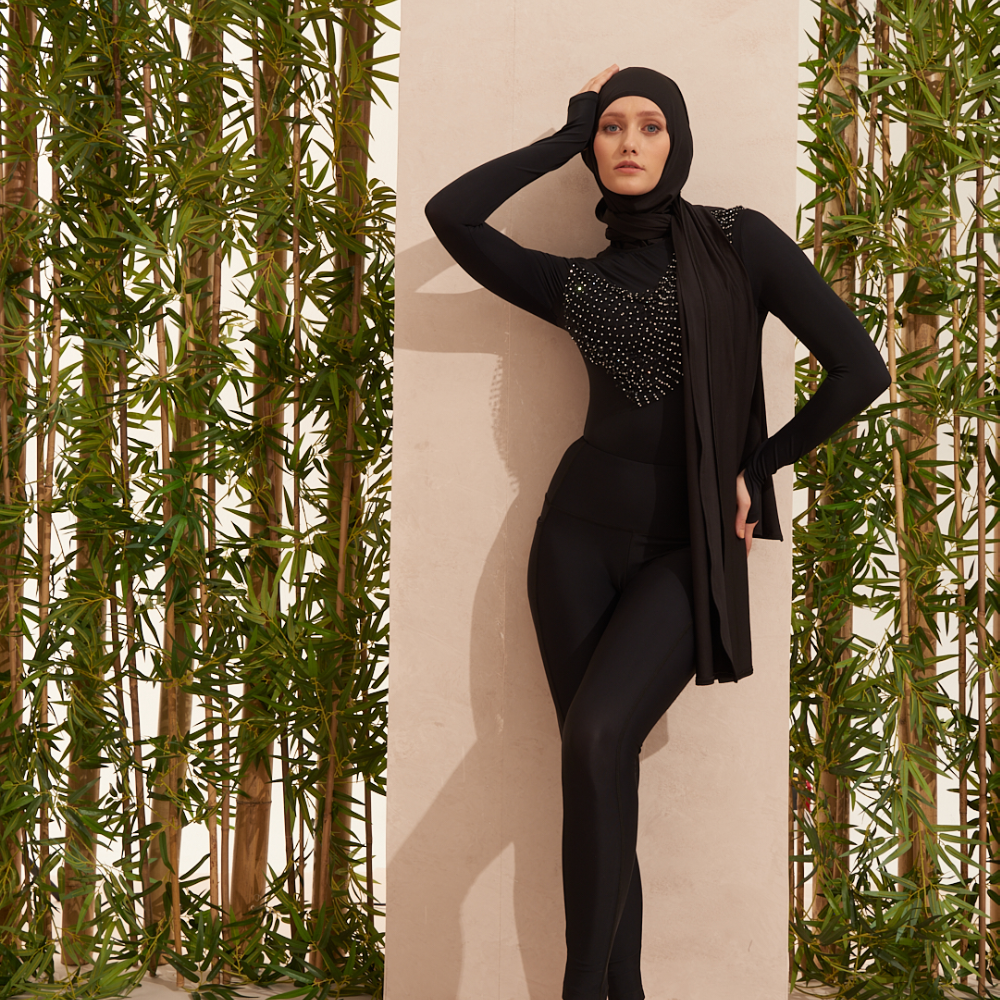 A refined and minimalist hijab, designed to provide graceful coverage and protect your hair. 