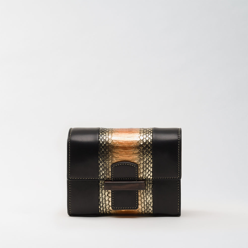 Introducing the Reka Varda Mini by The Luxe Maison, the latest in fashion accessories for your wardrobe. Add a touch of elegance. Shop Now!