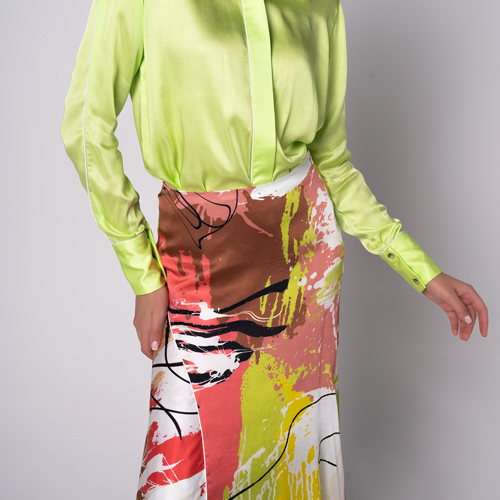 The shirt is a classic staple you do not wanna miss out on. This shirt features piping details with cuffed sleeves.