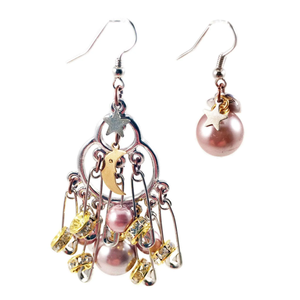 An exclusive and unique italian handcrafted jewelry brand with a strong visual impact of a london rock and roll style.