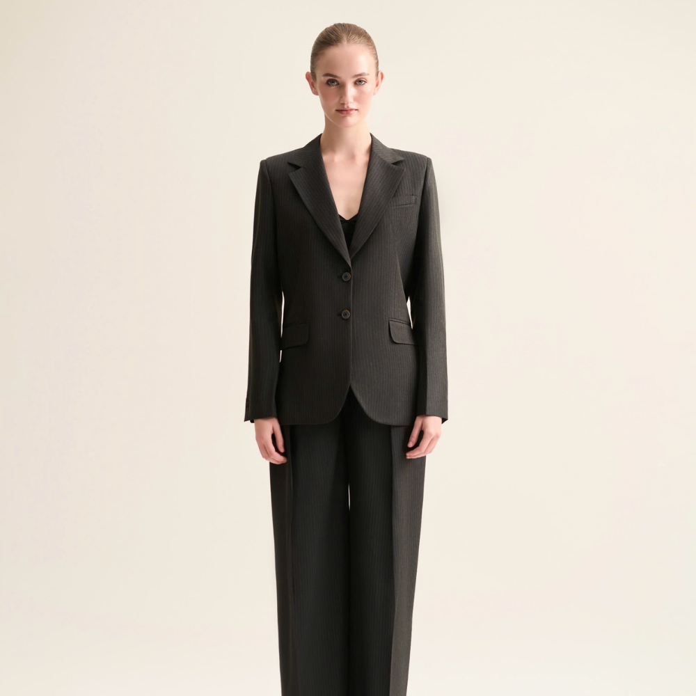 Discover designer wear with Sola blazer in wool blend. Shop Now!