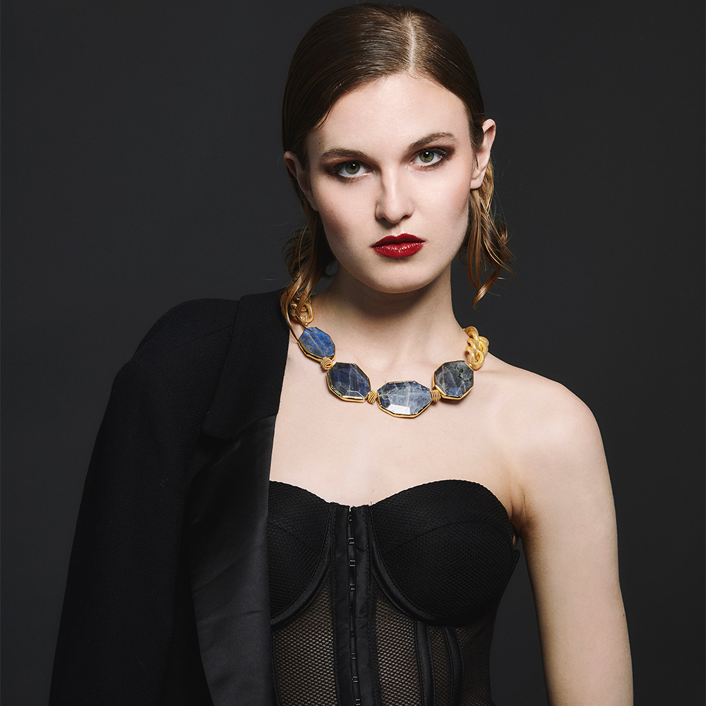 Discover The Gotham Night, the perfect party jewelry to make a statement. Add glamour to your style. Shop now!