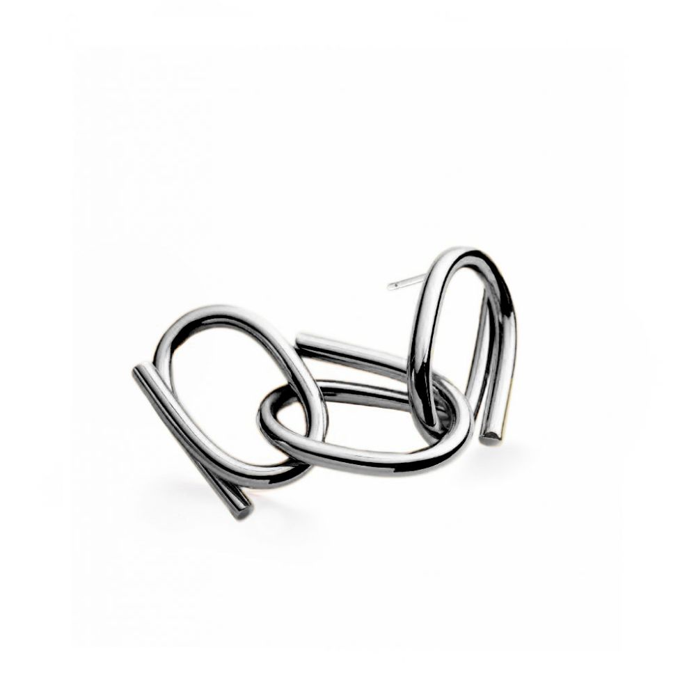 Gold or silver tone plated brasss 2 holse 3 chains earring.