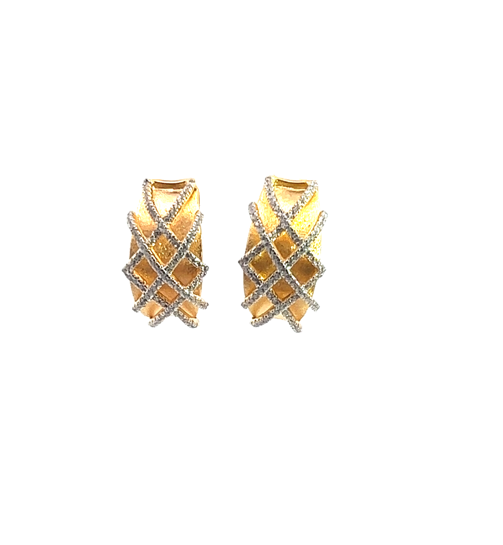 Shop online premium 18K gold huggie earrings with sparkling cubic zirconia stones.