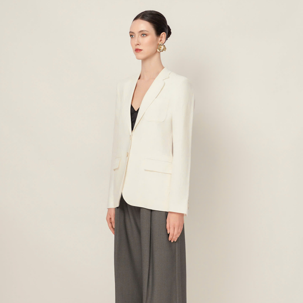 Discover Velora wool pants in luxury women's clothing. Shop Now!