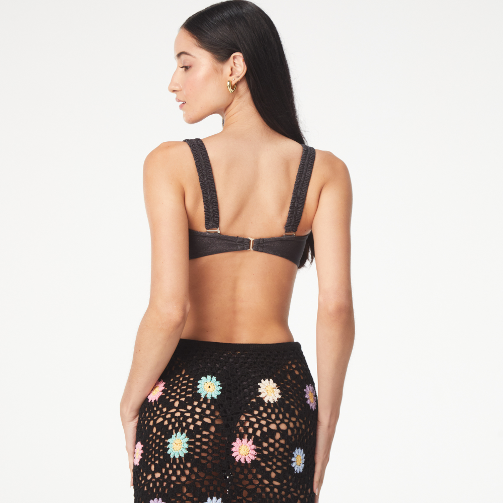 Vivi Black Skirt awaits in our online dress store for your elegant moments. Shop Now!