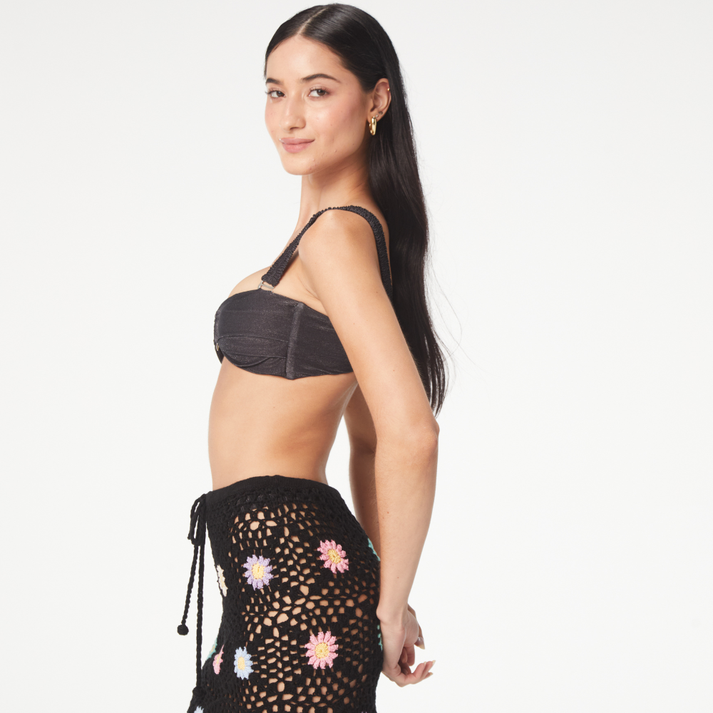 Vivi Black Skirt awaits in our online dress store for your elegant moments. Shop Now!