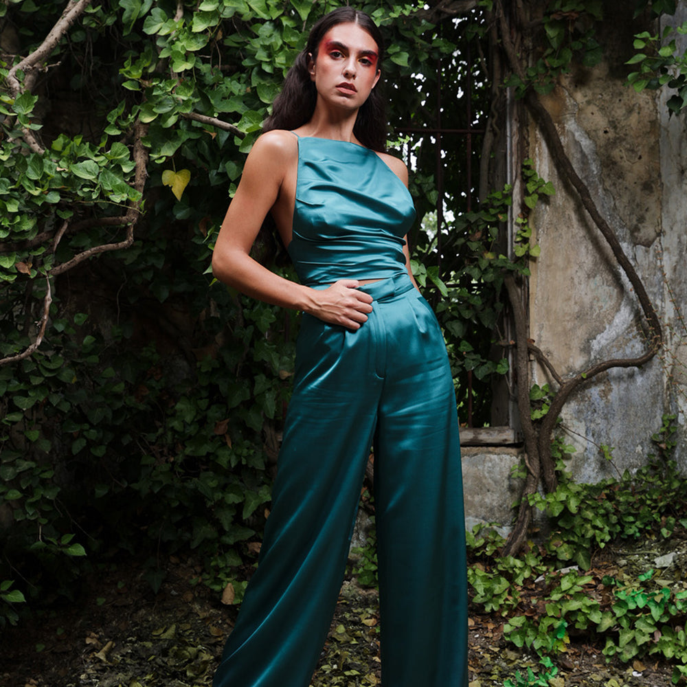 High rise structured wide legs trousers in double-sided silk 100% silk.