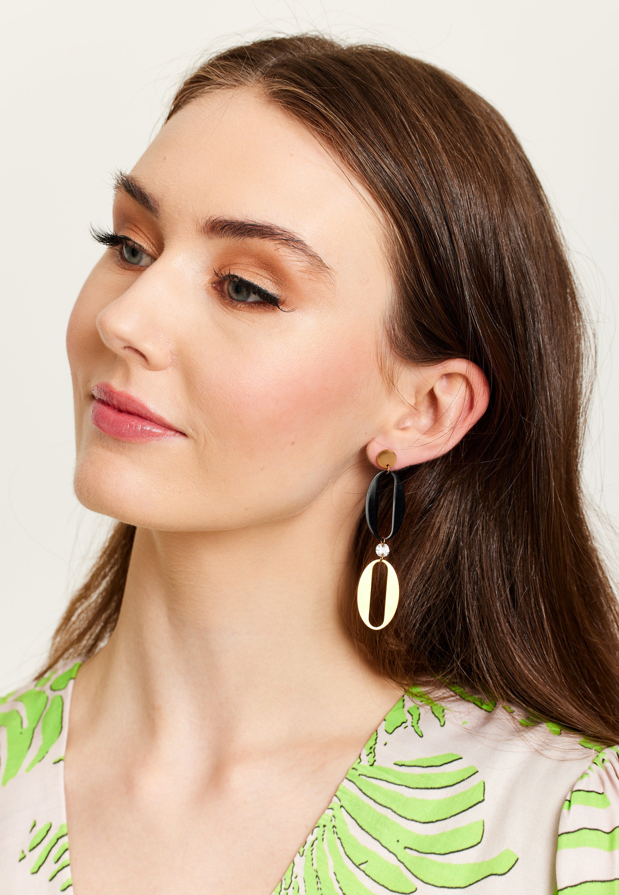 Liquorish Chain Link Drop Earrings In Black & Gold With Diamanté Details
