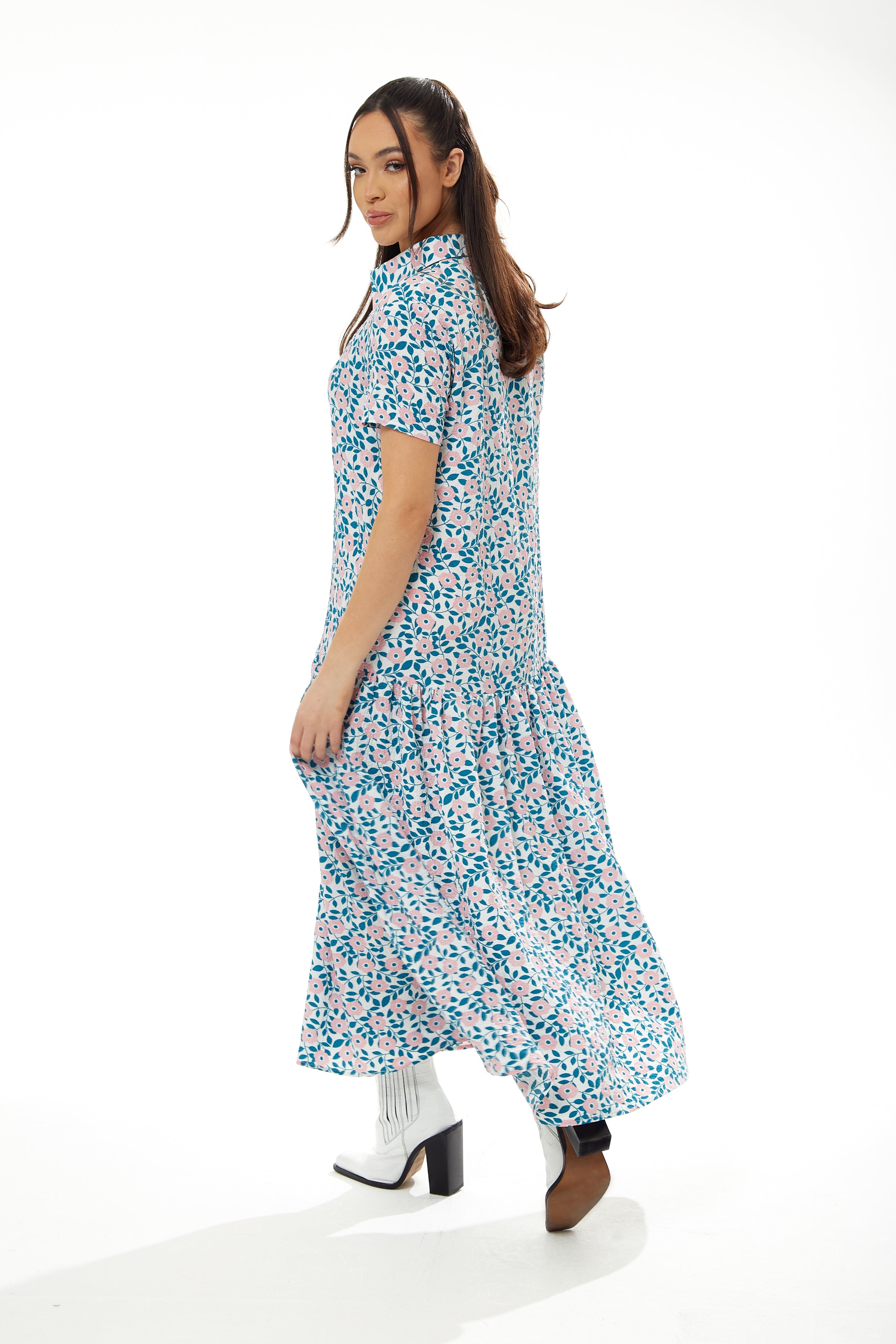 Women's Maxi Dress with Short Sleeves, Floral Print, Oversized Fit in Vibrant Colors - Liquorish