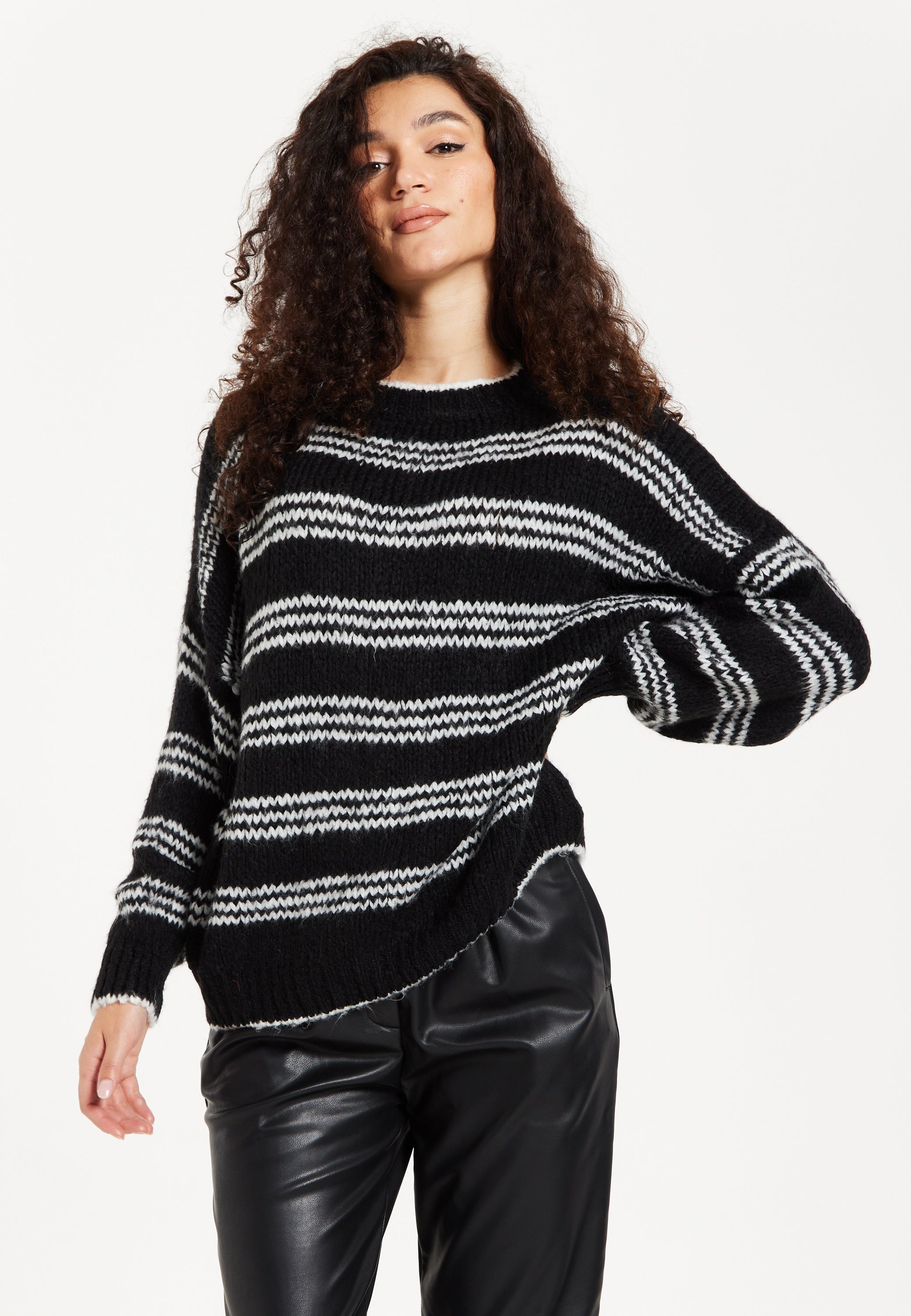 Women's Jumper - Oversized Black and White Striped Knit Sweater with Long Sleeves, Super Soft Comfort and Chic Style