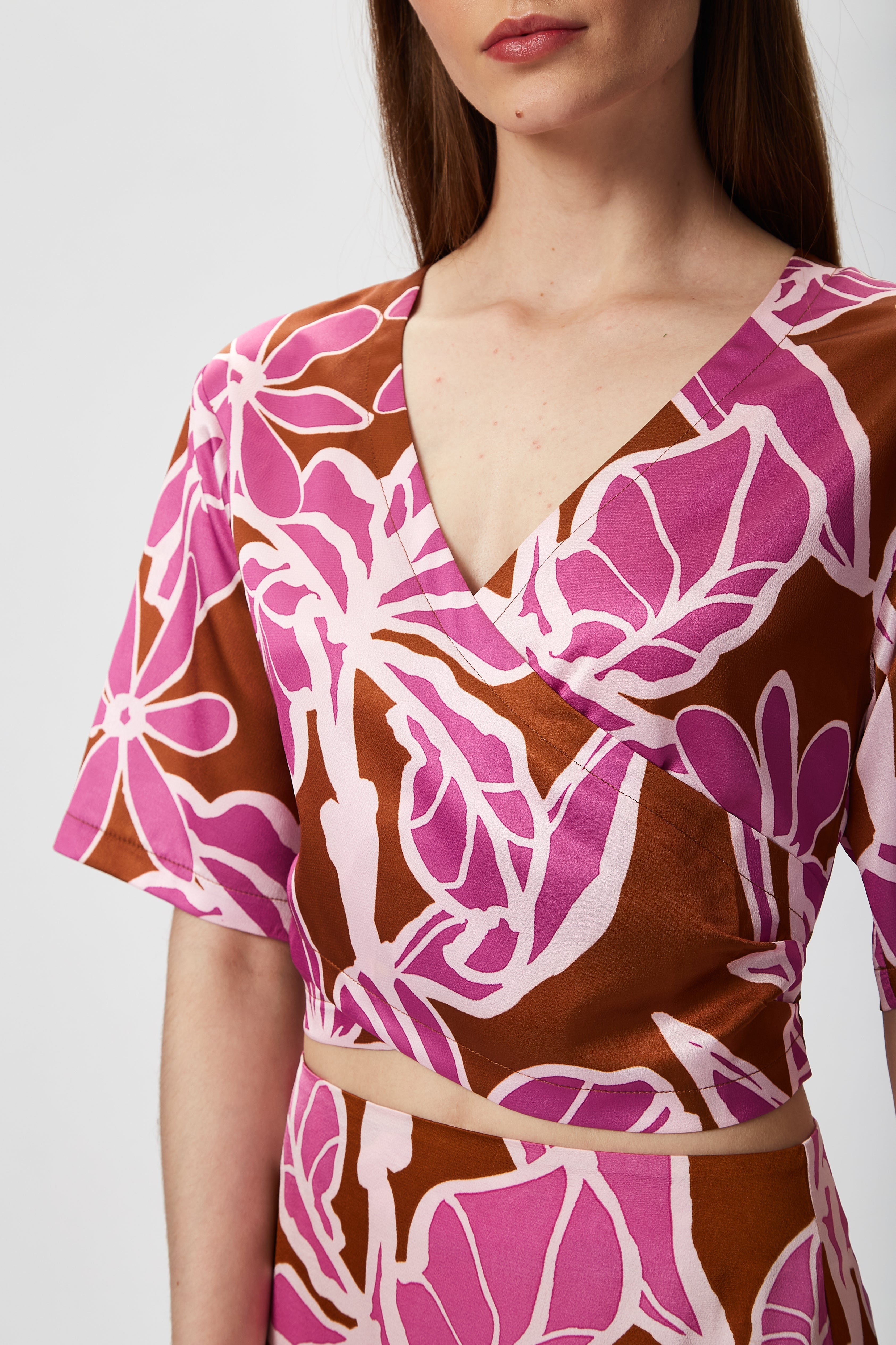 Women's Purple Floral Short Sleeve Top with Crossover Front and V Neck - Regular Fit, True to Size, 100% Polyester