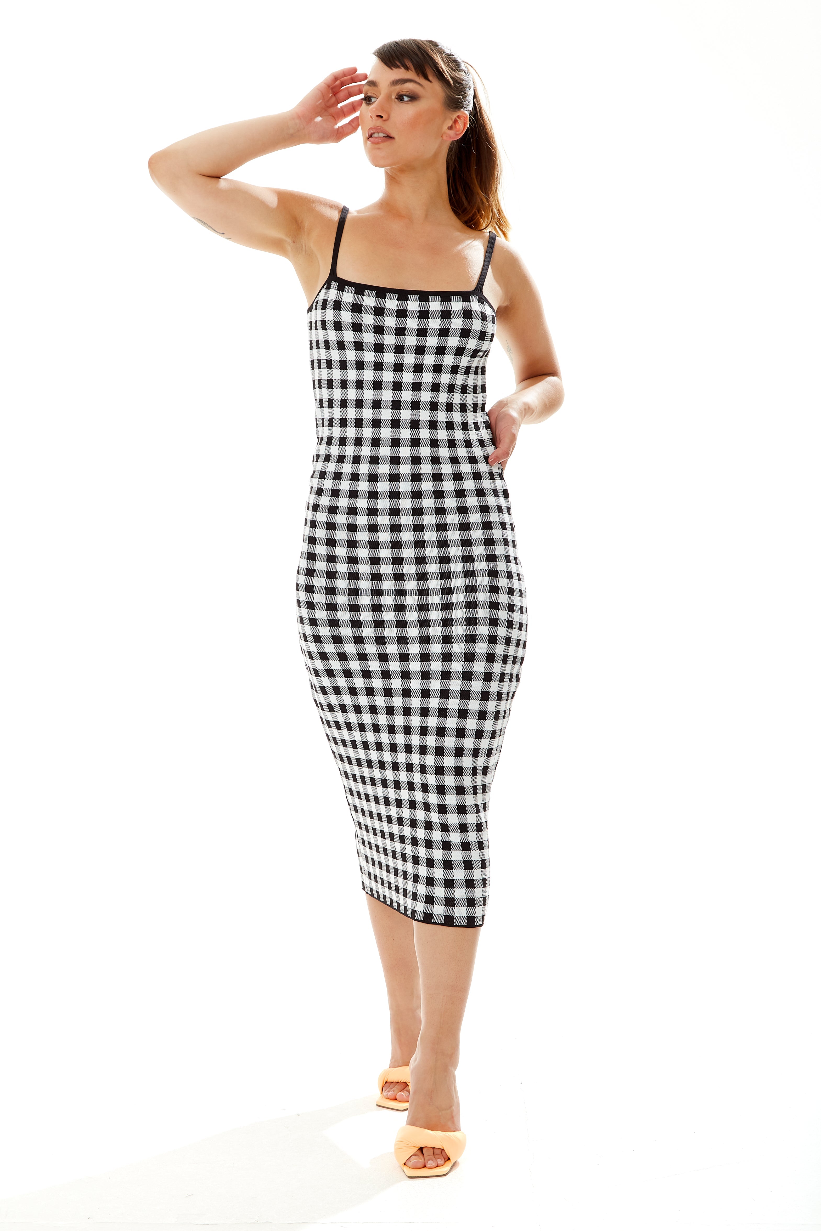 Women’s Midi Dress in Black and White Check - Sleeveless Knitted Fabric with Fitted Silhouette