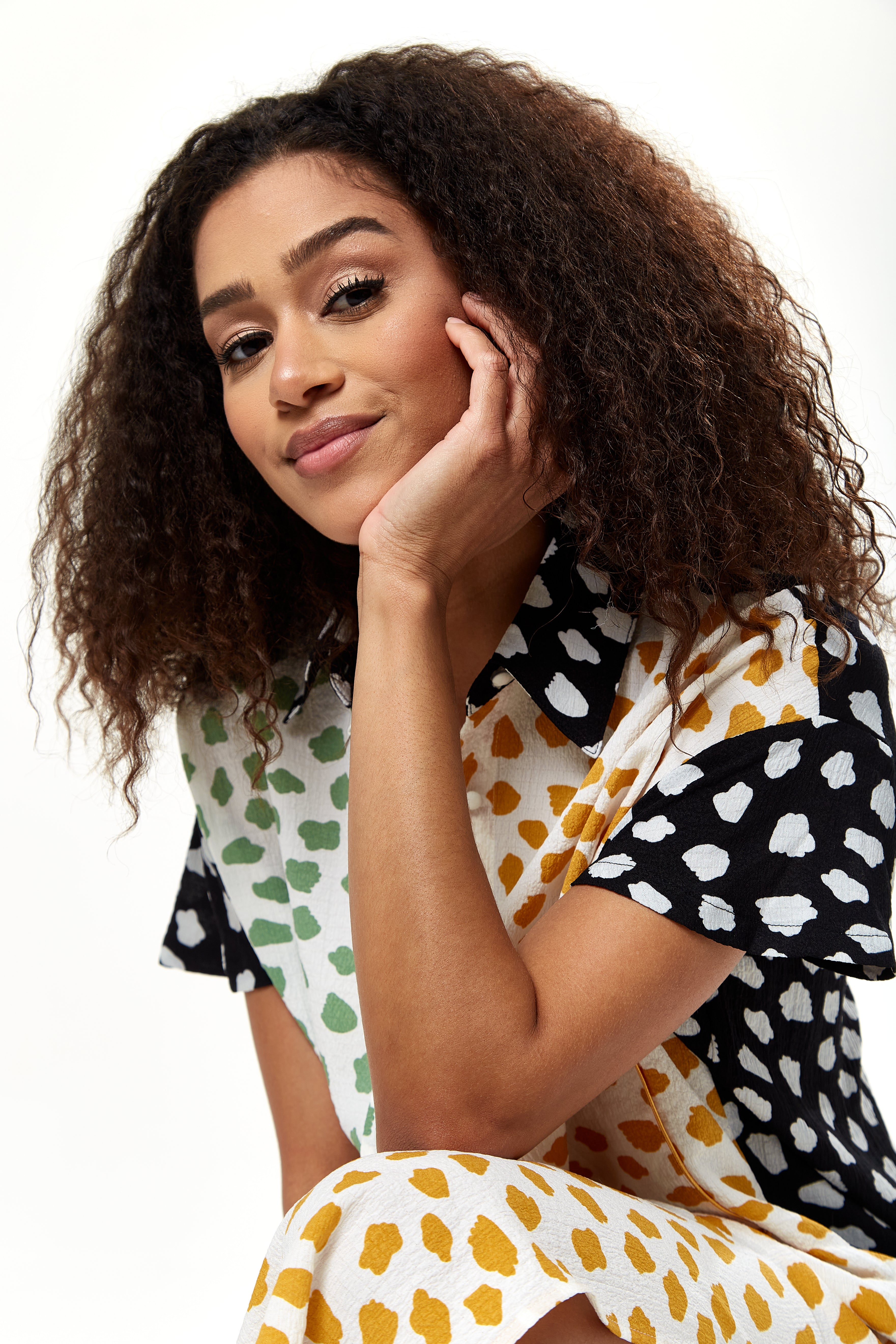 Women’s Midi Dress, Oversized Animal Print Shirt Dress with Black Collar, Short Sleeves, Button-Up Front, Chic and Comfortable Fashion