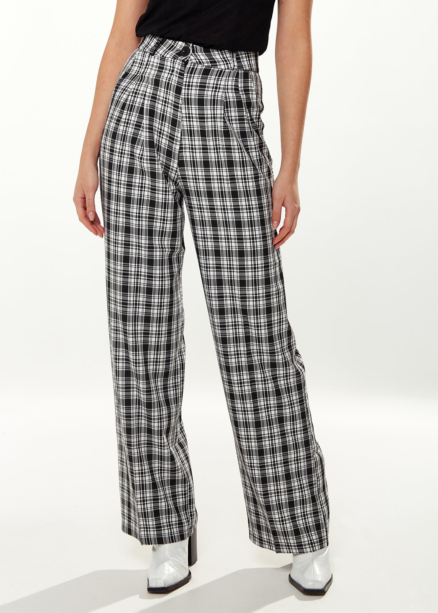 Women's Trousers in Black & White Check with High Waist and Side Pockets - Liquorish