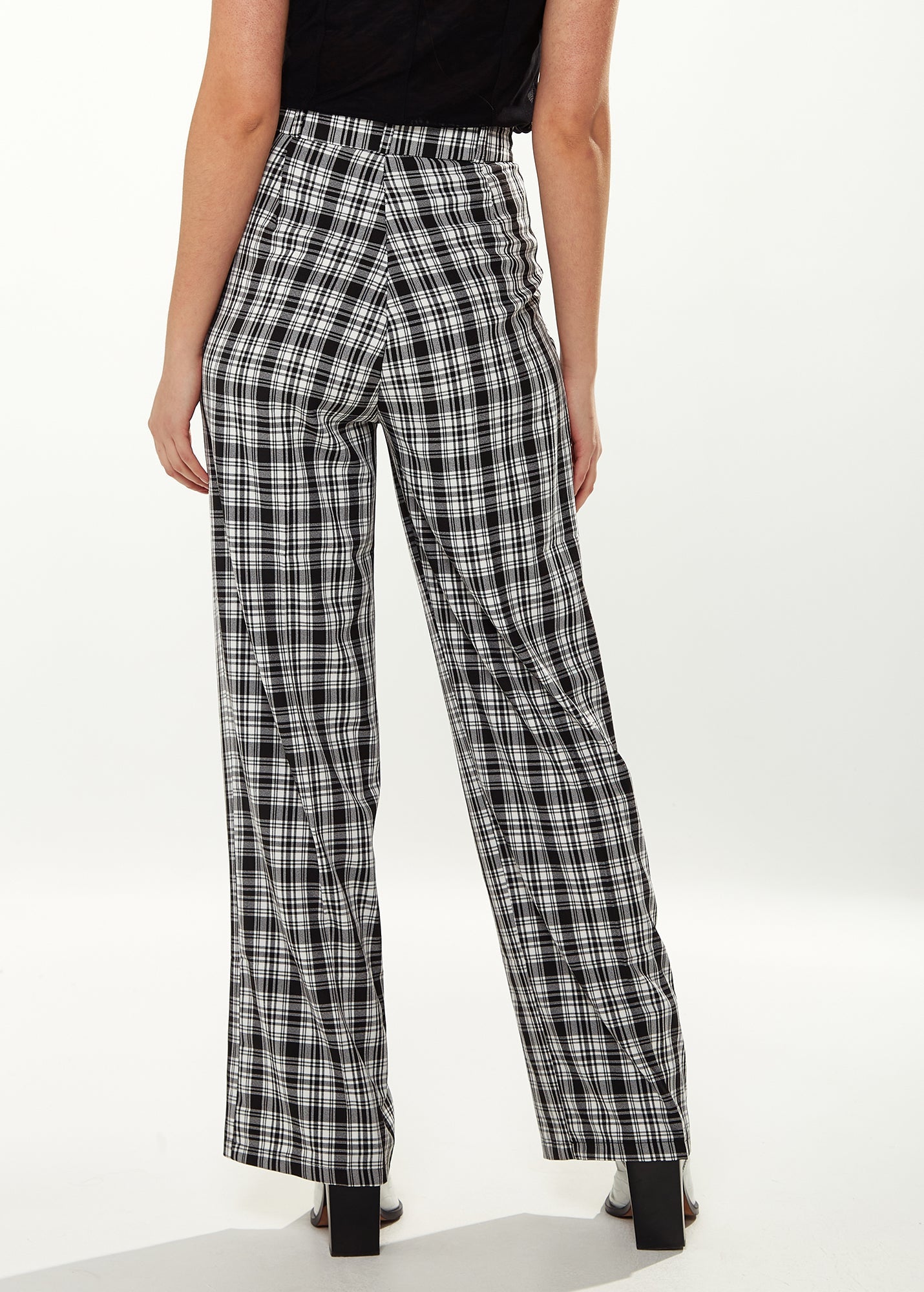 Women's Trousers in Black & White Check with High Waist and Side Pockets - Liquorish
