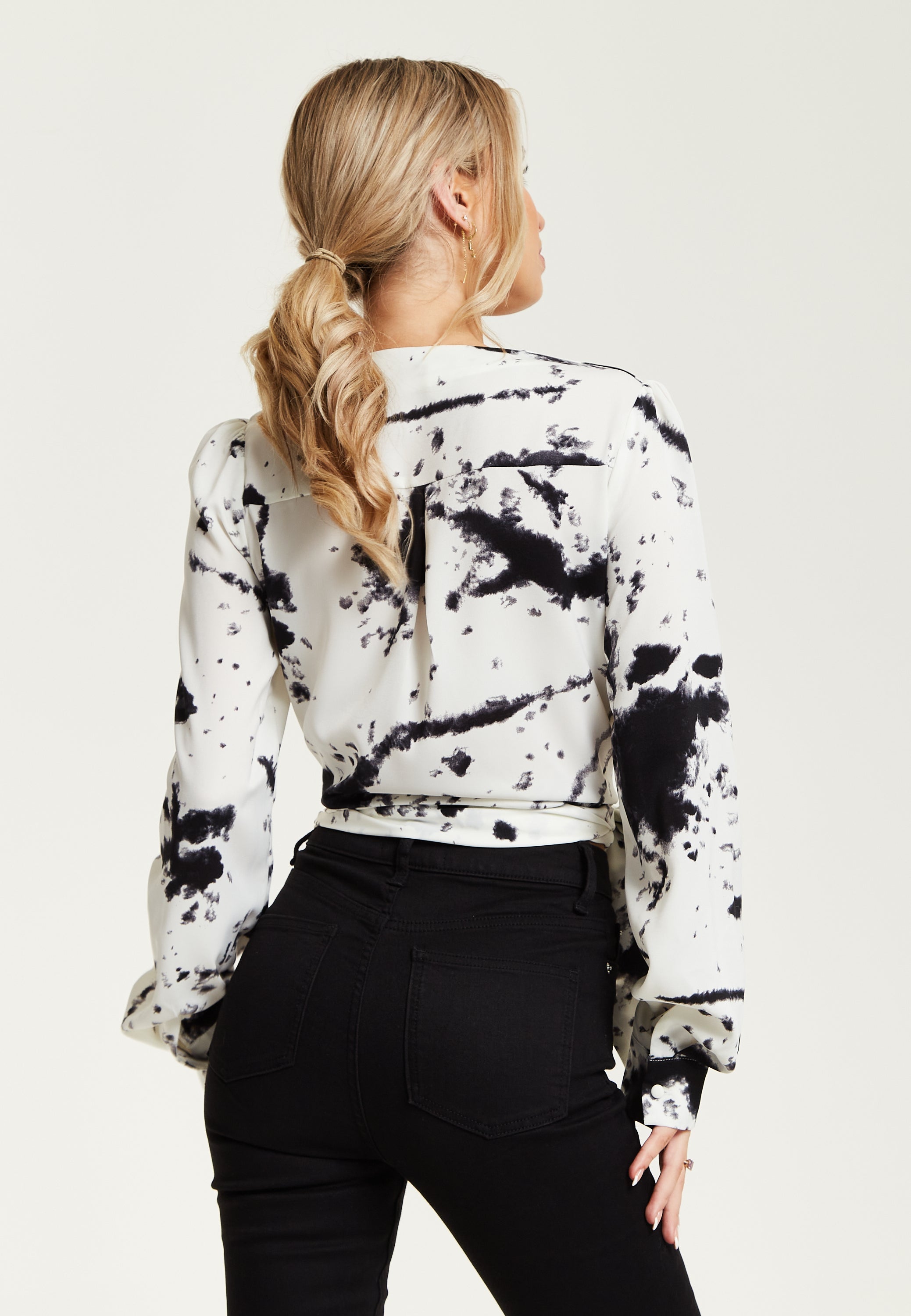 Women's Mono Abstract Print Wrap Top with Long Sleeves, Crop Style, Matching Tie Waist, Perfect for Any Occasion.