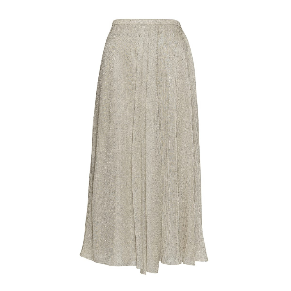 Chic hi-lo wrap skirt in 75% polyester, 25% me blend. Perfect fusion of style and comfort.