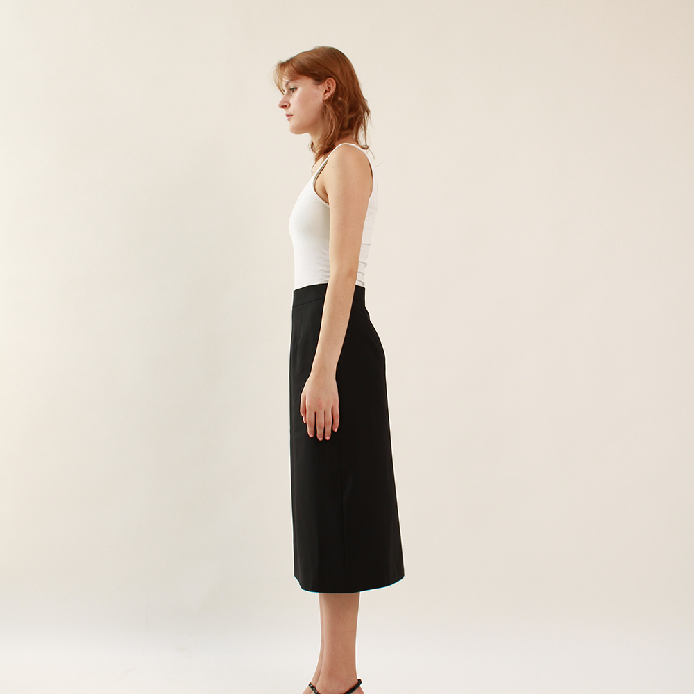 Discover the Ahkeke Black A-Line Cotton Skirt at our store for clothing. Perfect for any occasion. Shop now for timeless elegance. Shop now!