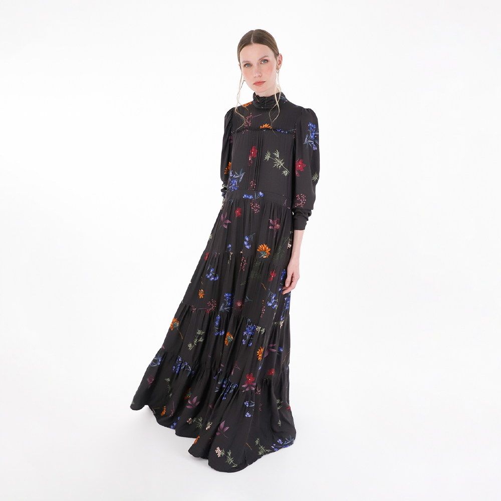 Discover our elegant Maxi Dress Altramuces, designed to elevate your style on any occasion. 