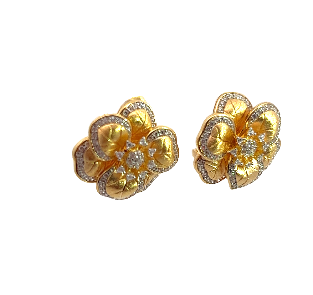 Shop online premium 18K gold flower stud earrings with sparkling cubic zirconia stones.