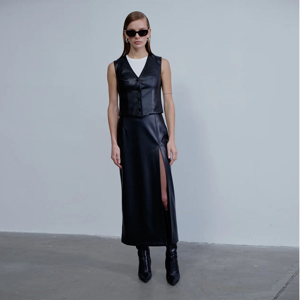 Brita Vegan Leather Vest in Noire