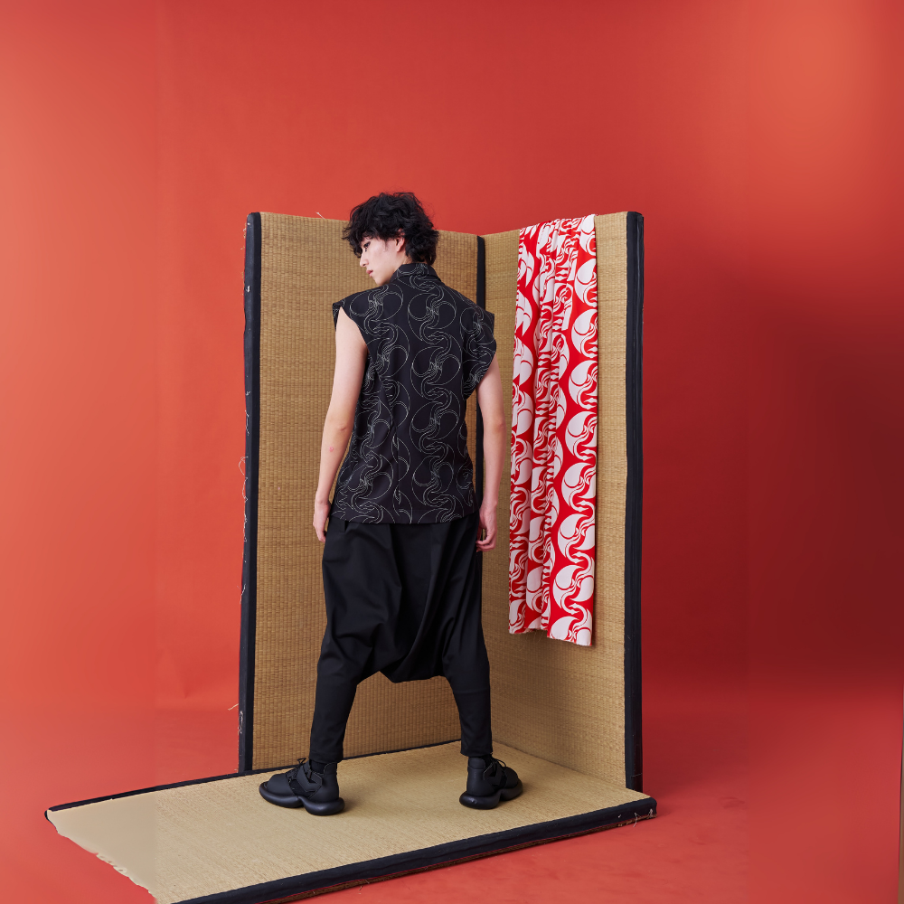 Step into fashion website INF Sleeveless Jinbei Shirt. Shop Now!