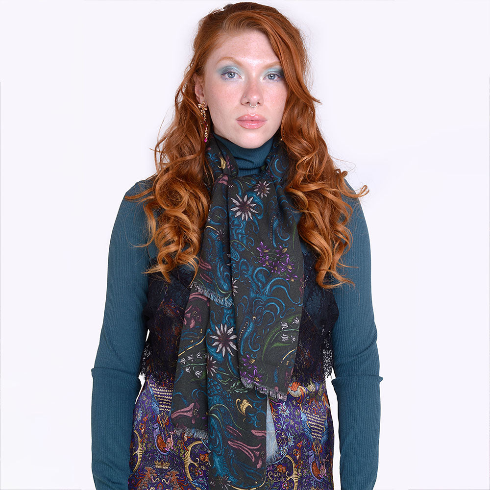 Complete your look with the Dragon Silk Wool women's scarf. A blend of elegance and comfort. Discover the luxurious feel. Shop now!