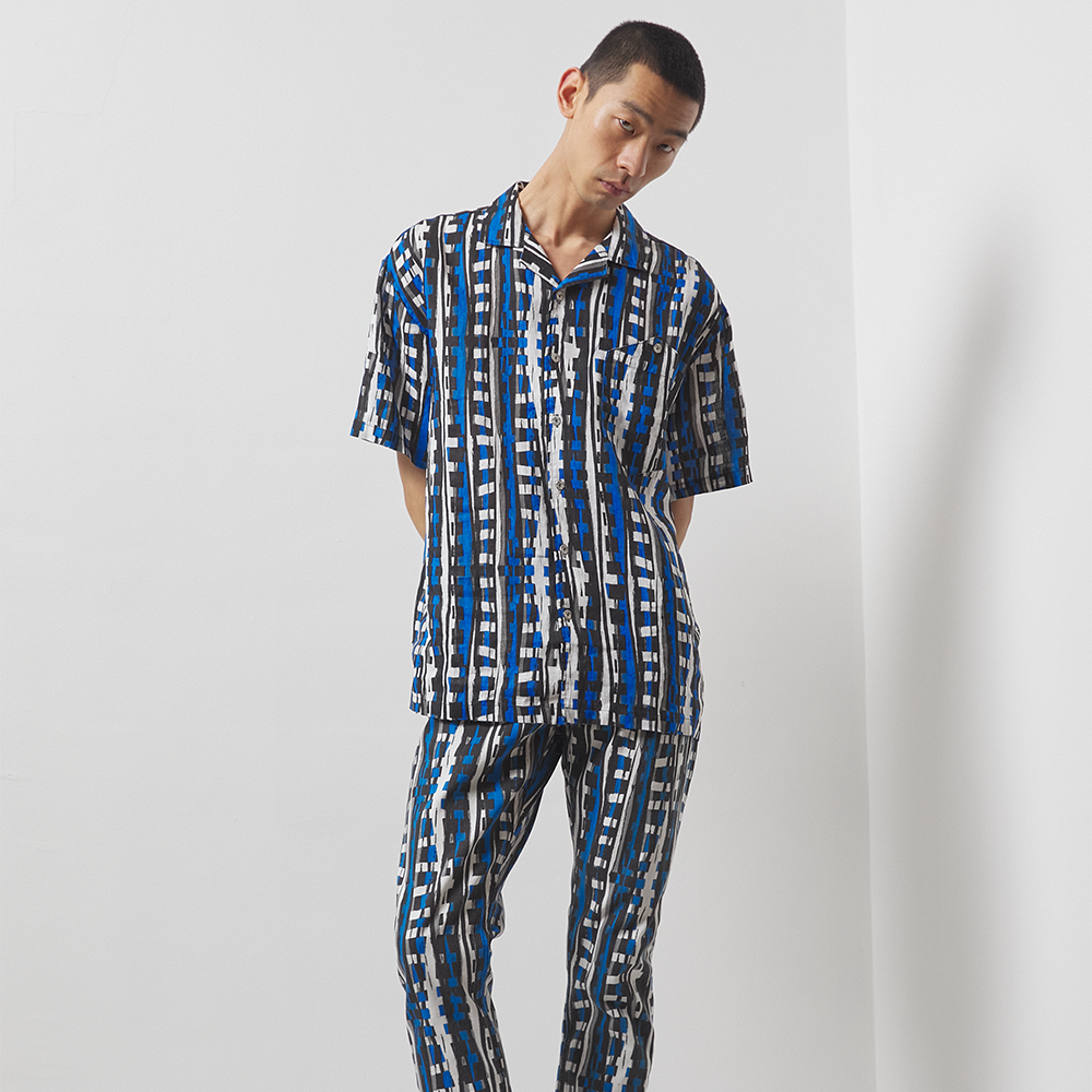 Lightweight Klein blue, black and white printed 100% linen long-sleeve shirt with a boxy fit. 