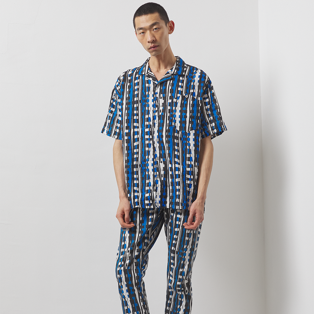 Lightweight Klein blue, black and white printed 100% linen long-sleeve shirt with a boxy fit. 