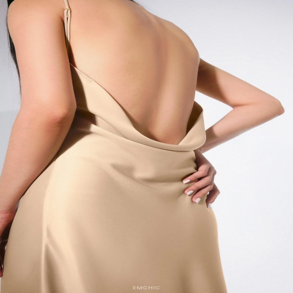 This Mila Dress radiates elegance and luxury! 