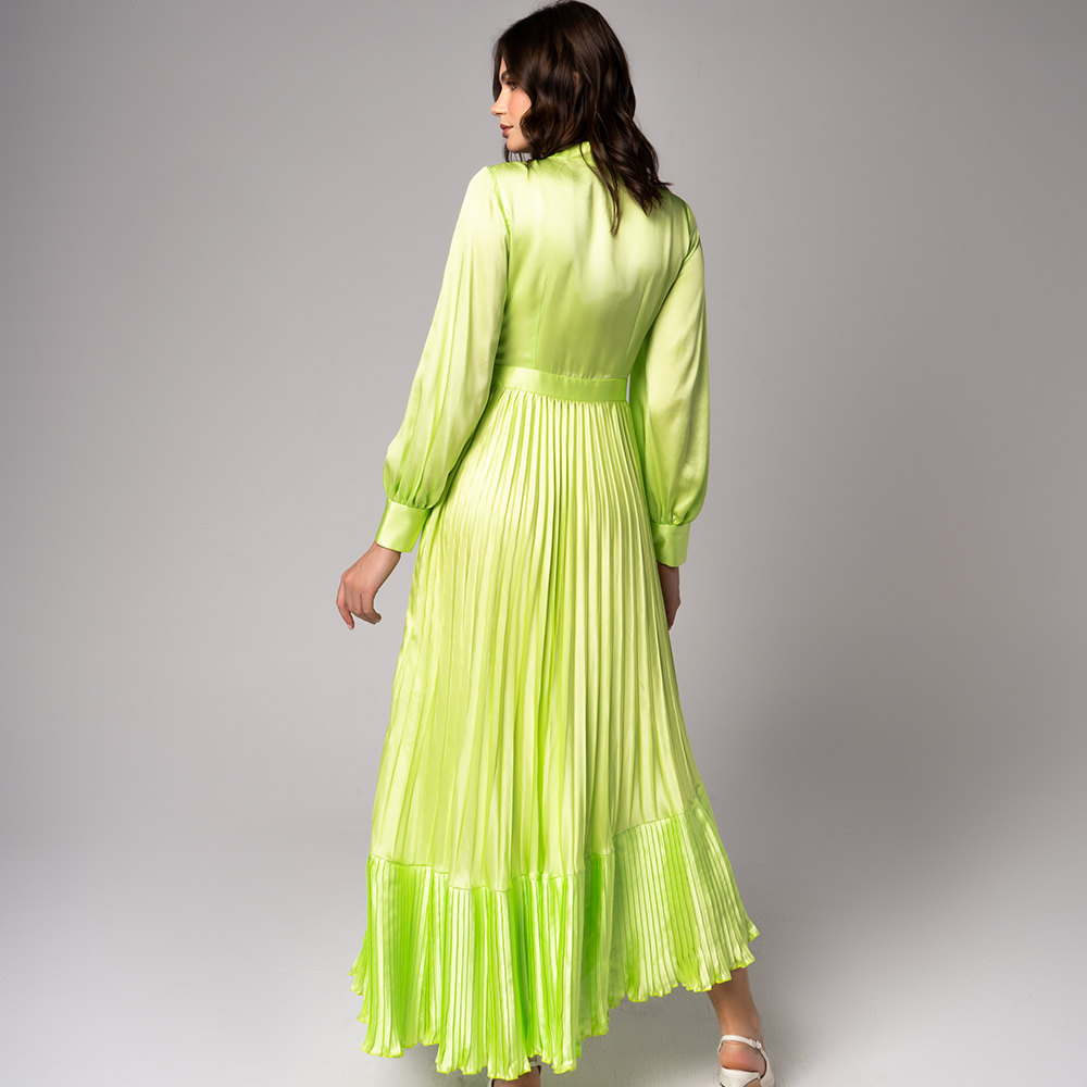 Pleated dresses add a bohemian touch to your style without being overdone. 