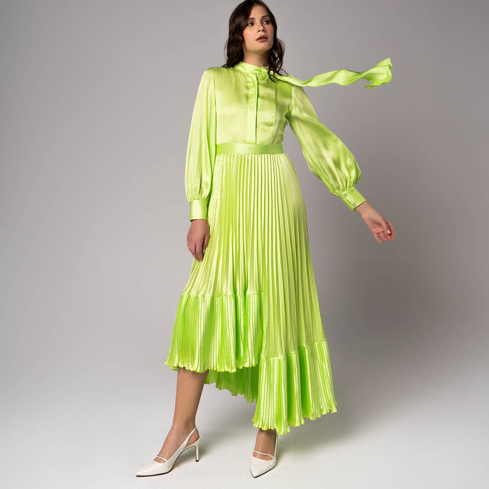 Pleated dresses add a bohemian touch to your style without being overdone. 