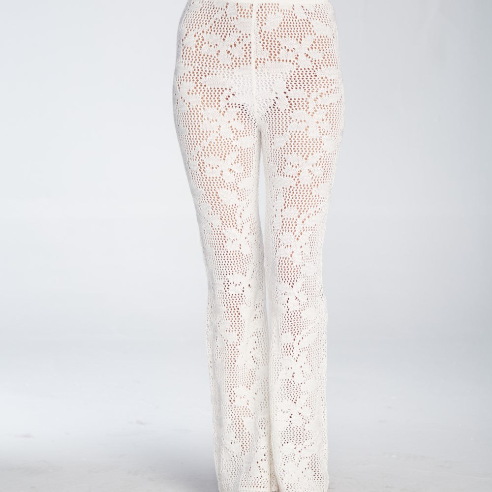 Discover the graceful Flavia White Pant when you shop online. Shop Now!