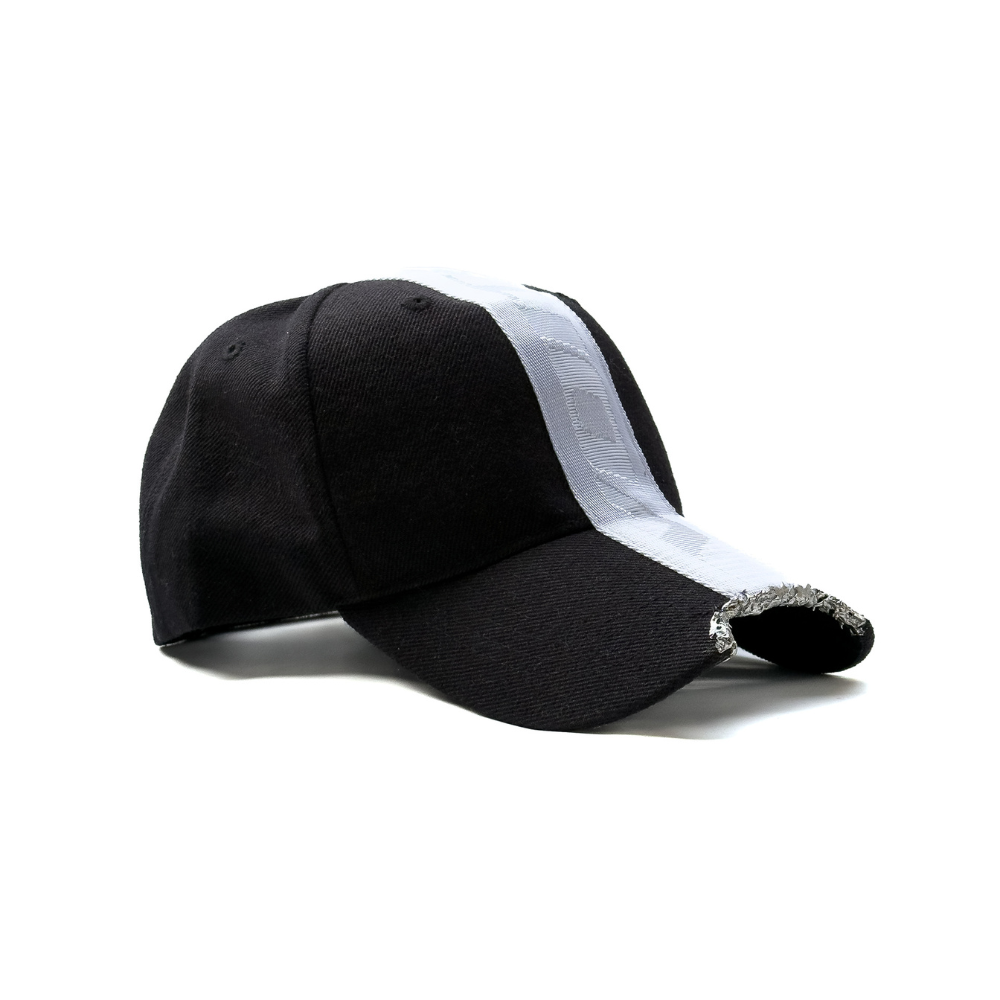 Shop online from our exclusive website and discover the Flux Molten Alloy Cap by Voitech®, featuring heavyweight cotton drill, a molten metal visor edge, and an industrial-inspired technical design.