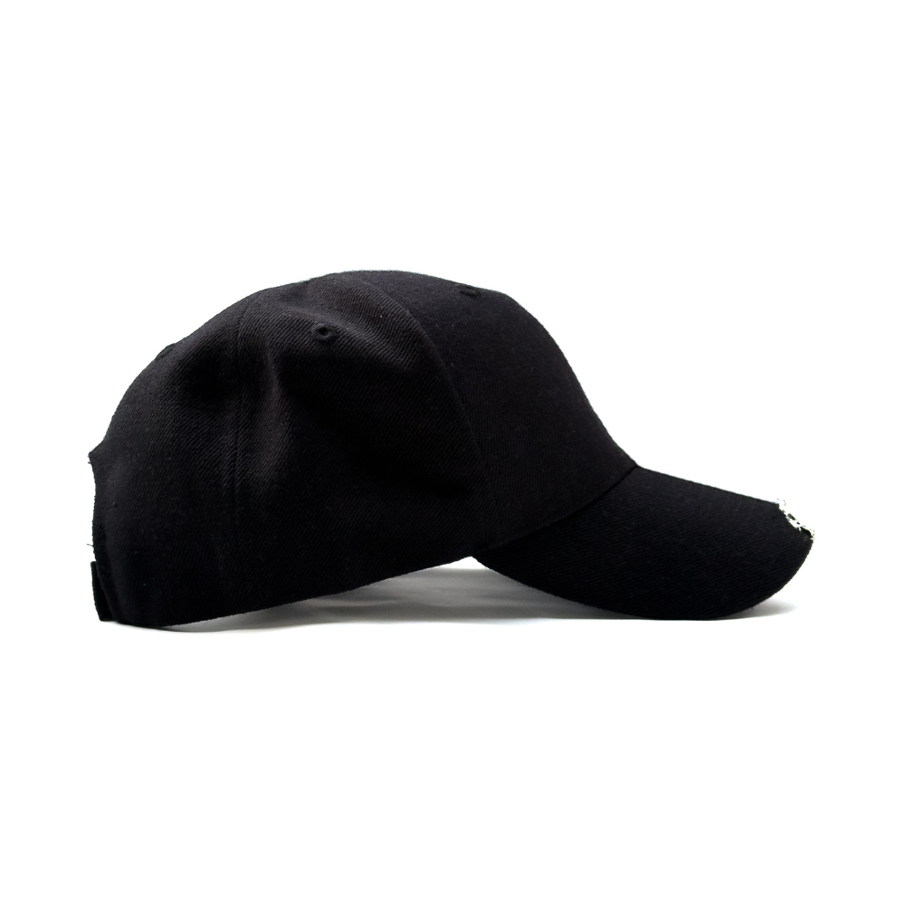 Shop online from our exclusive website and discover the Flux Molten Alloy Cap by Voitech®, featuring heavyweight cotton drill, a molten metal visor edge, and an industrial-inspired technical design.