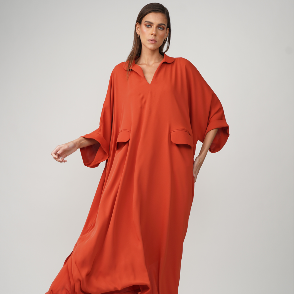 A crepe oversized a-line slihouette.