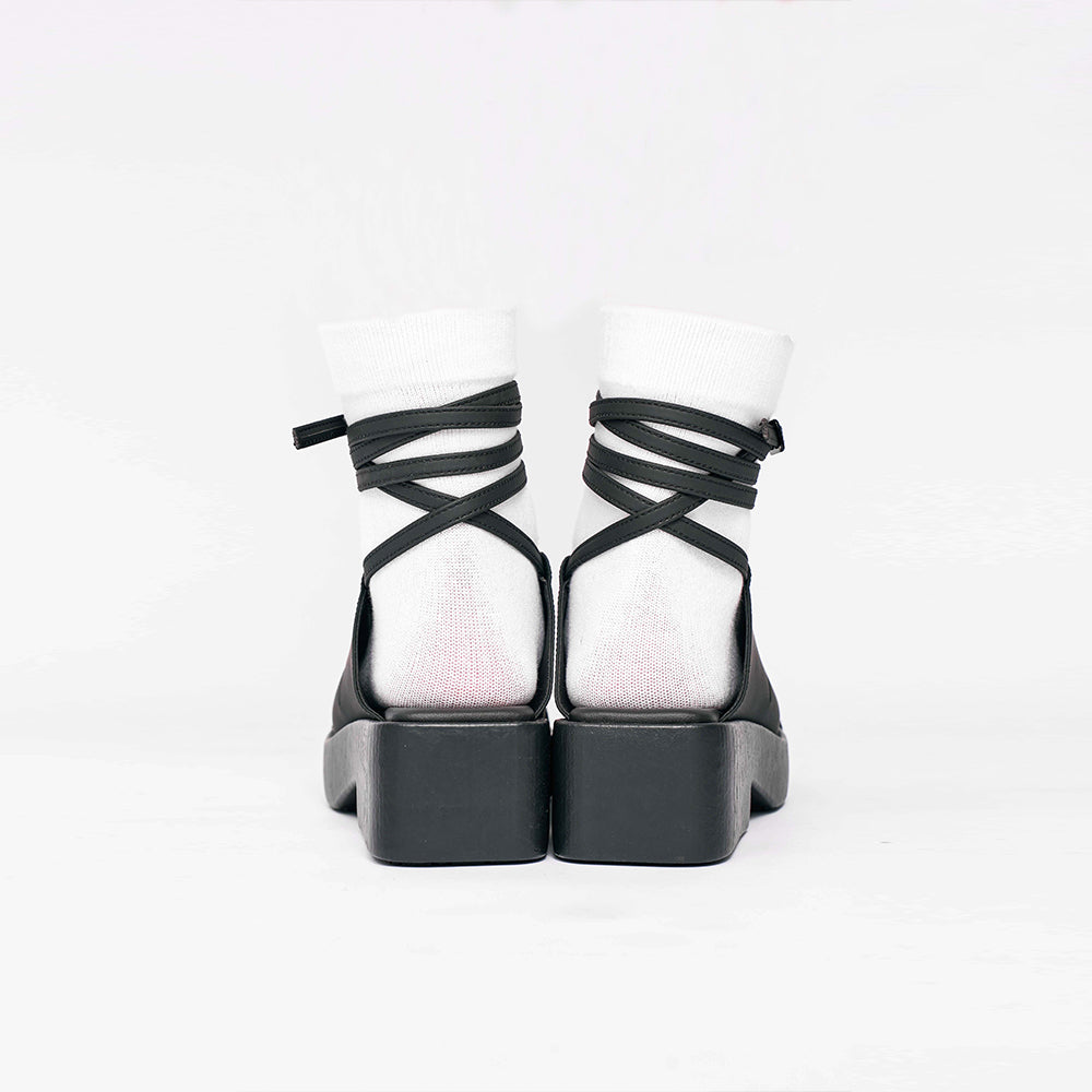 Made with low-carbon, recyclable thermoplastic elastomer via 3D printing. Shop Now!