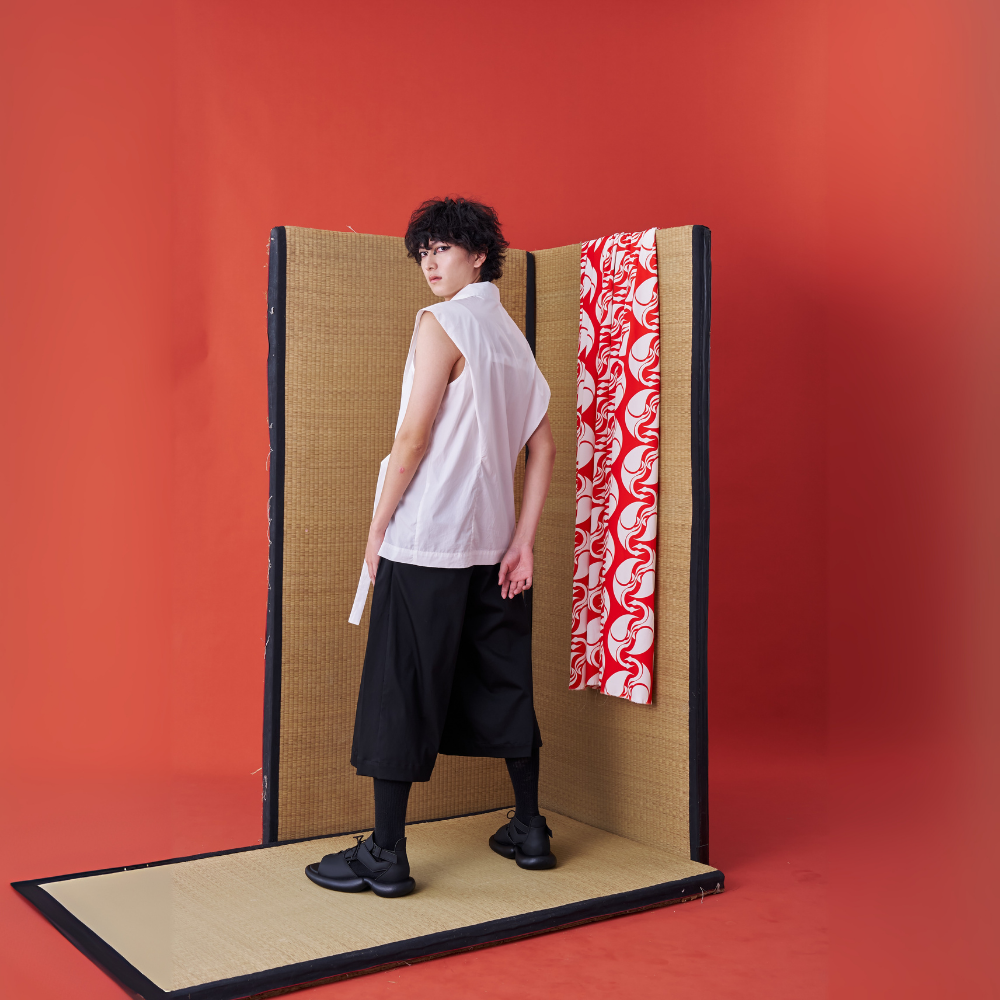 Explore INF Deconstructed Sleeveless Jinbei Shirt in clothing store for women. Shop Now!