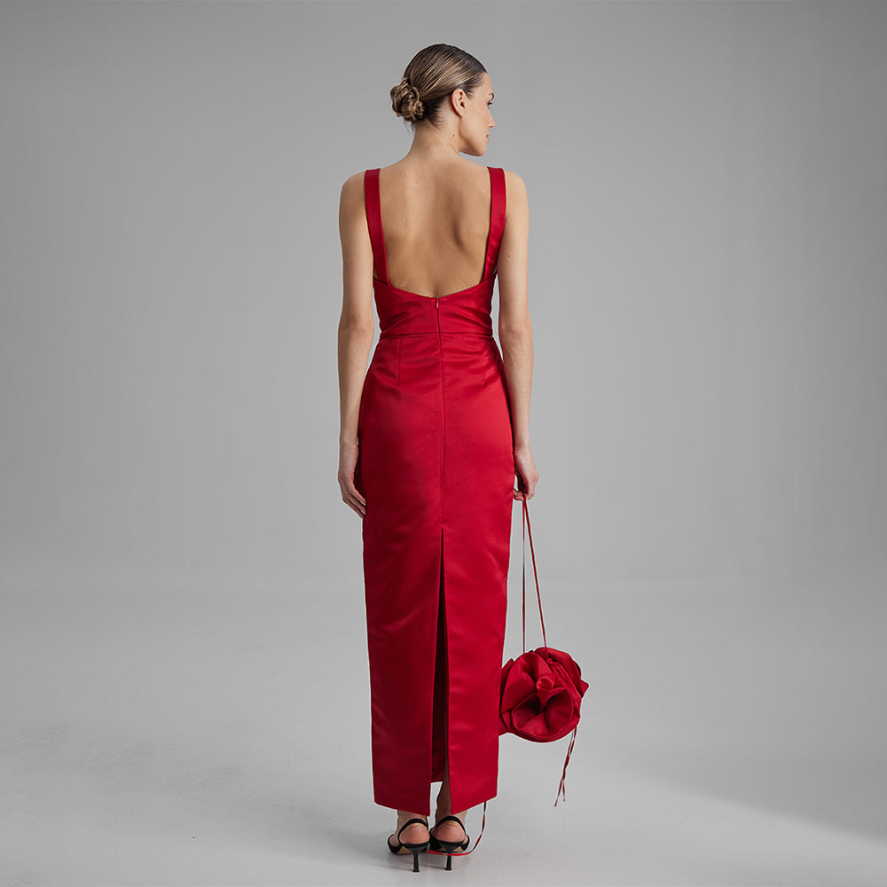 Explore women's evening dresses with our red column silhouette dress with a square neckline & adjustable straps to elevate your style. Shop now!