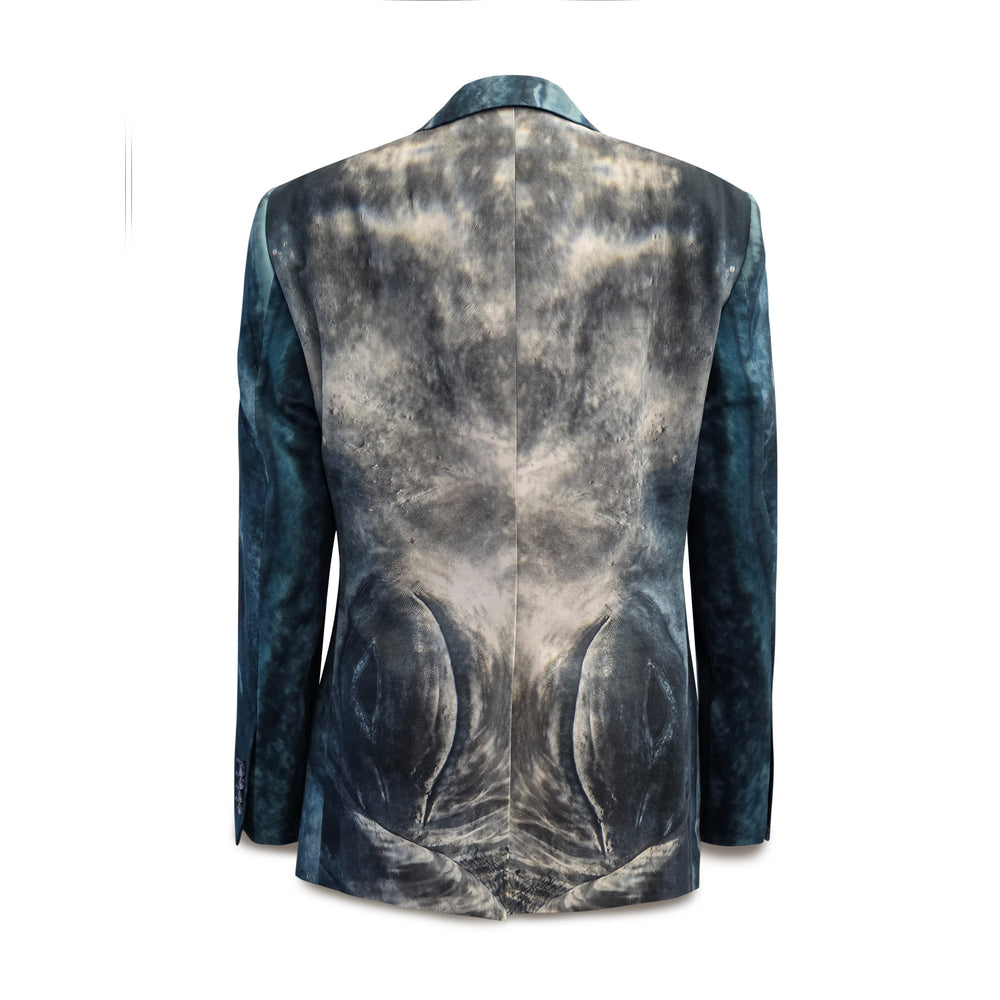 Shop online from our exclusive website and discover the Life Ocean Guardian Organic Tailored Jacket, crafted from premium organic cotton with natural corozo buttons for sustainable everyday style.