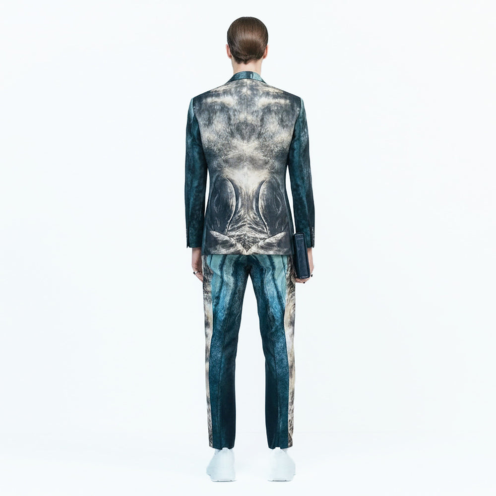 Shop online from our exclusive website and discover the Ocean Guardian Organic Tailored Suit by Benedetti Life, crafted from 100% organic cotton and hand-finished in Italy.