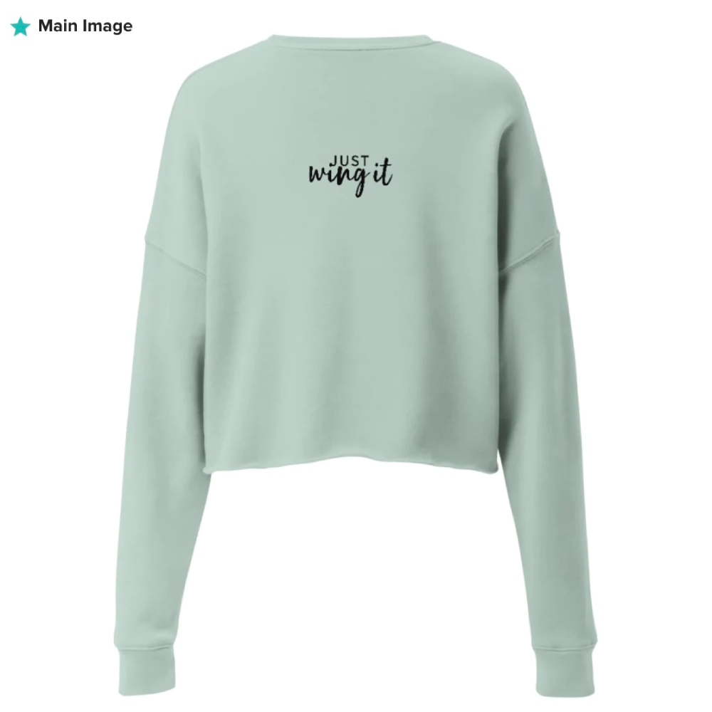 Did you know that fashion and comfort can be combined? This fleece crop sweatshirt is here to prove the point. 