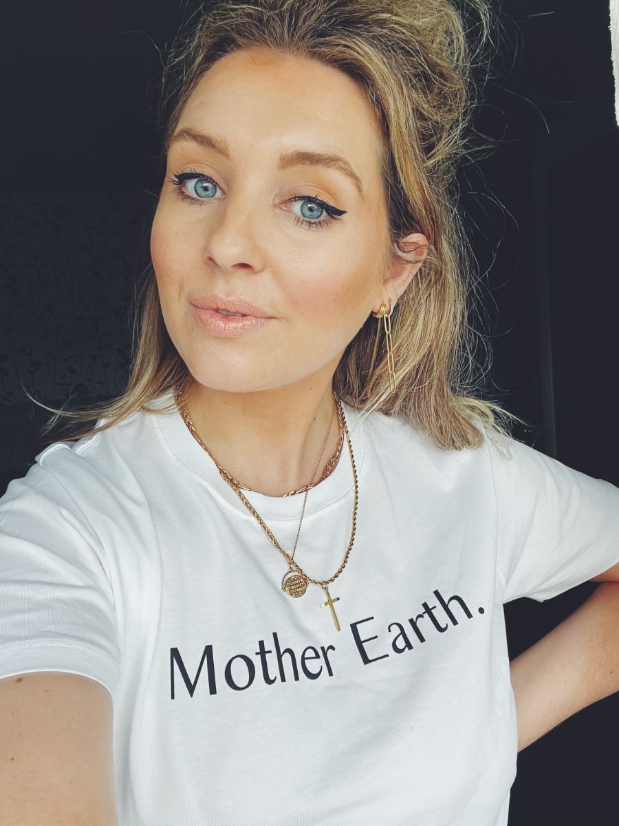 Women's White Organic Cotton T-shirt | Mother Earth | Fanfare