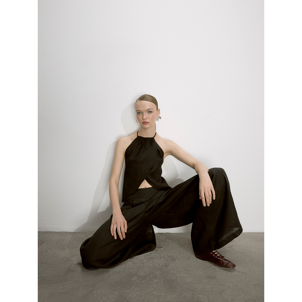 Mui Linen Top in Black