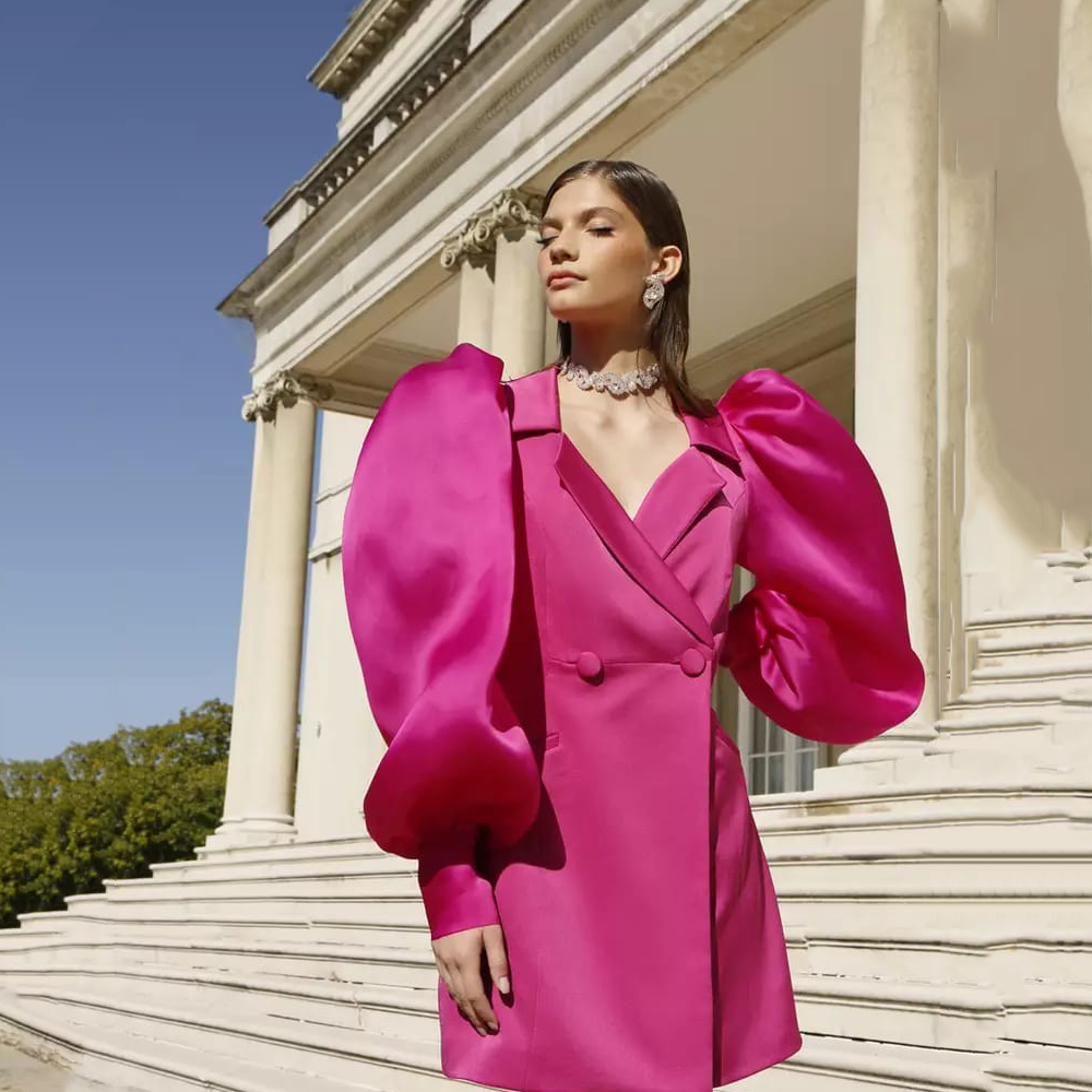 Powerful monochrome look Fuchsia pink Fitted waistline Puff organza silk sleeve.