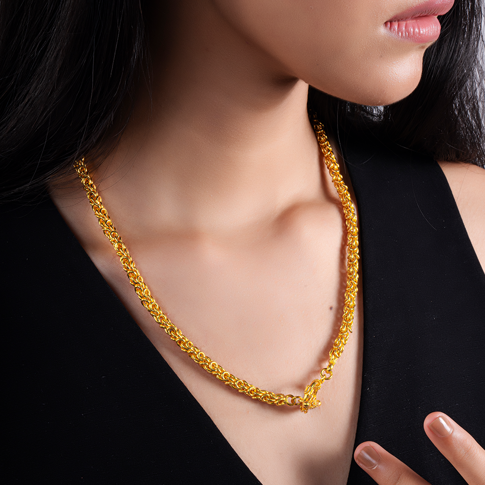 Nexus Link necklace is a striking and elegant piece that symbolizes the interconnections of our lives.