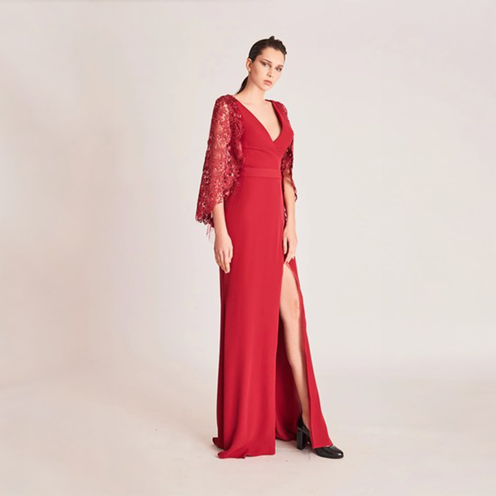  Look graciously beautiful in this chic top-of-the-line evening dress.