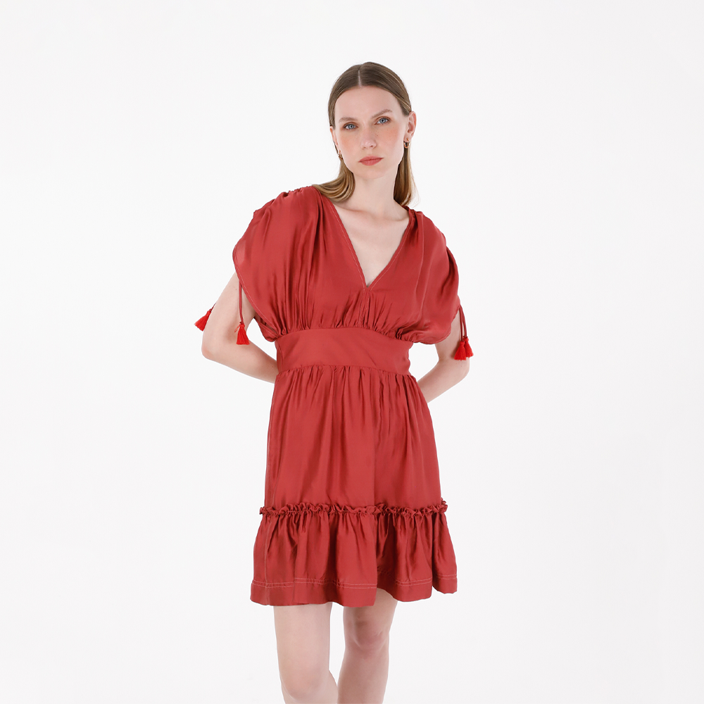 Olimpia Dress, the perfect companion for sunny days. 