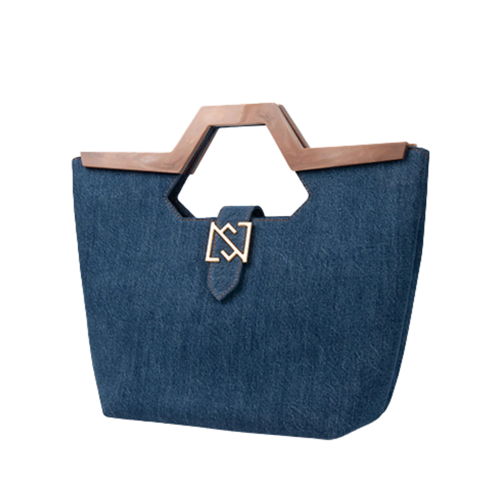 Made out of 35% recycled cotton denim, 35% recycled plastic fabric, 10% resin handle, 20% gold plated brass.